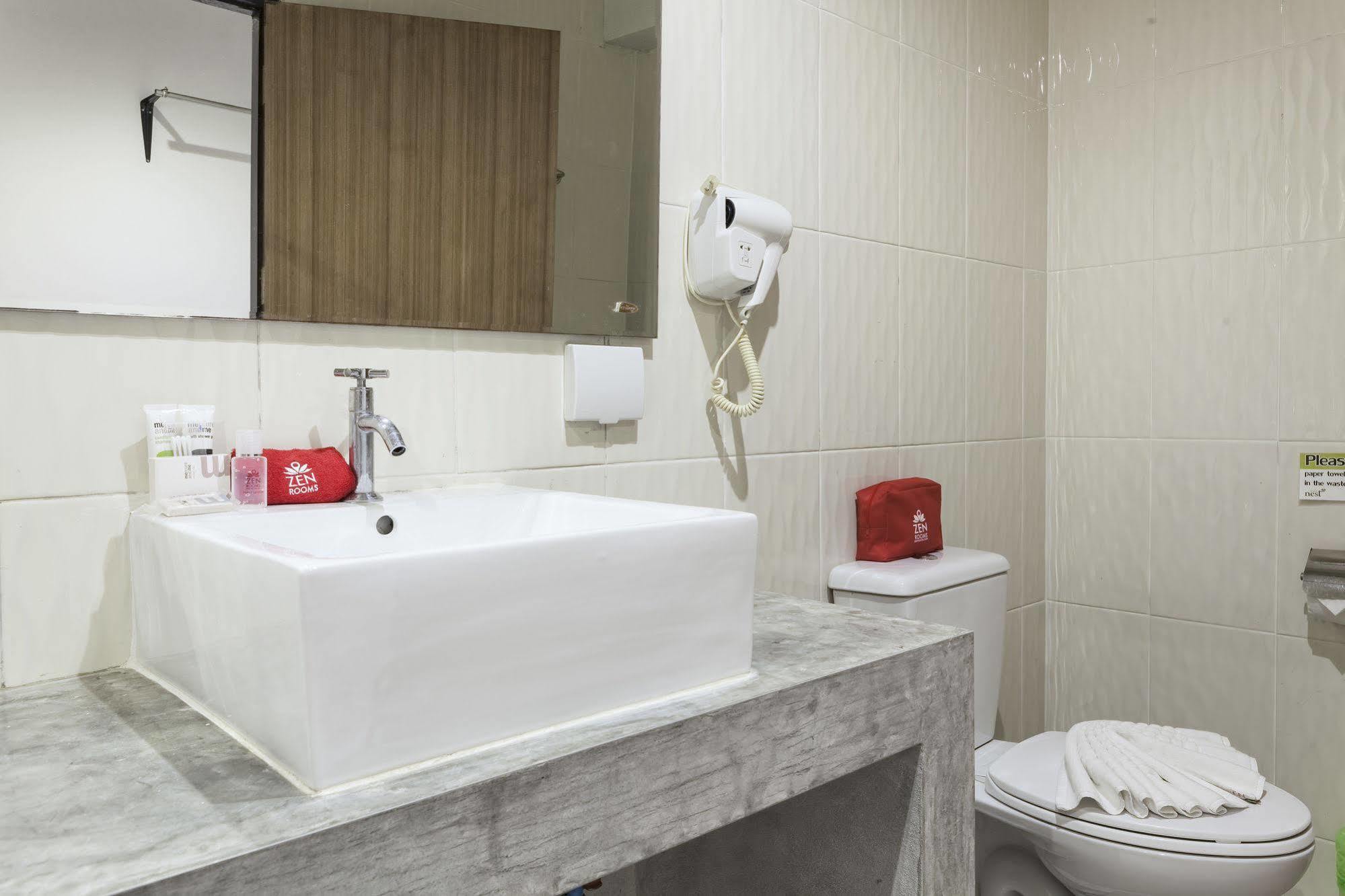 Zen Basic Nanai Phuket Hotel